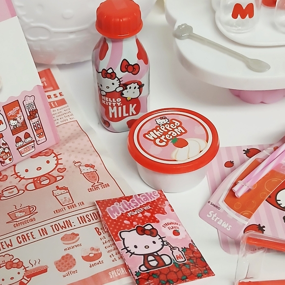 MGA Make It Mini Hello Kitty Strawberry Milk - Picture 3 of 7